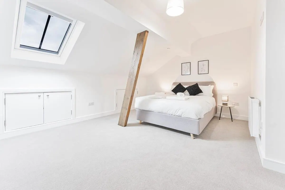 Modern 2 Bedroom Apartment In Central Nottingham 0*,